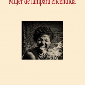 Mujer de lámpara encendida